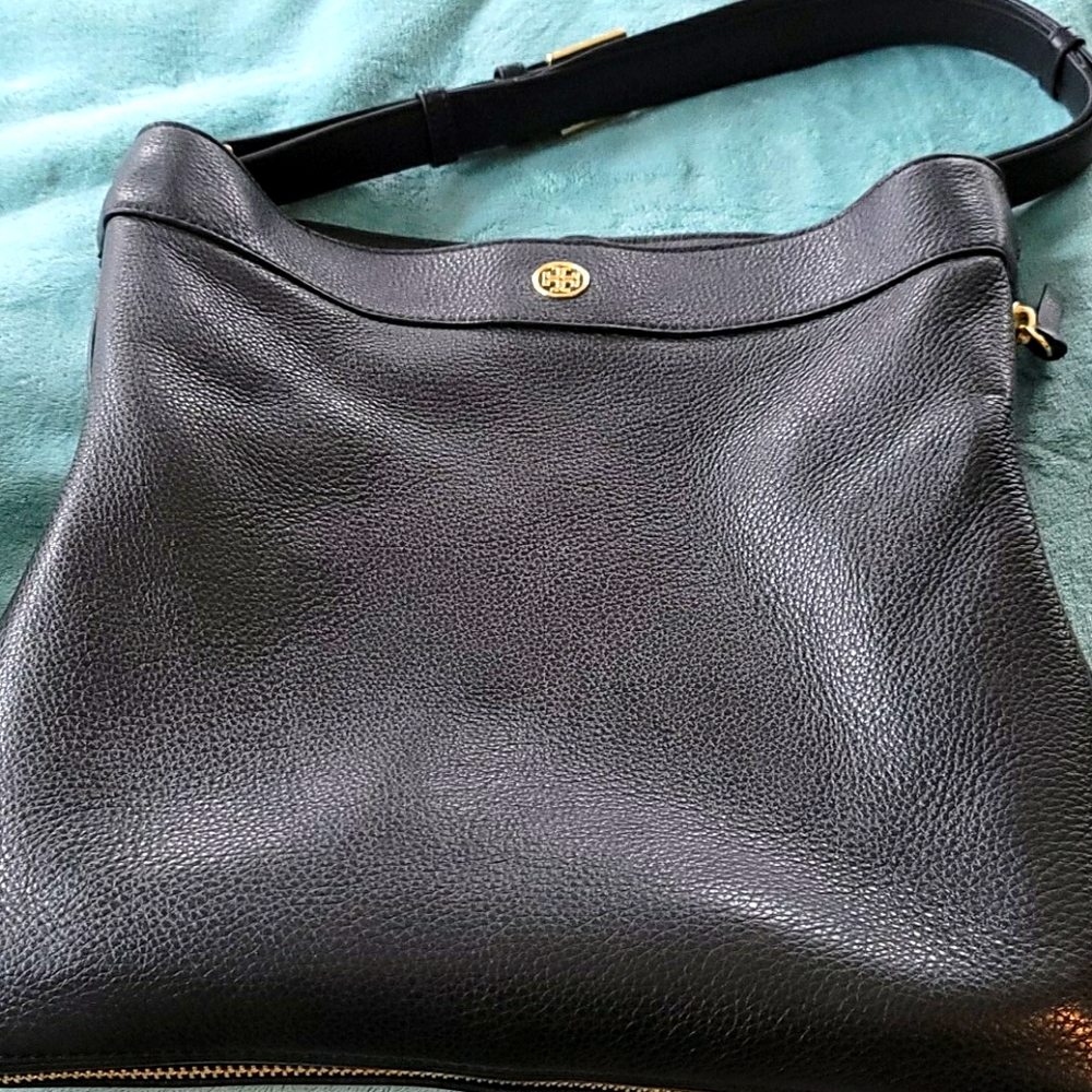 TORY BURCH HOBO BAG - AUTHENTIC